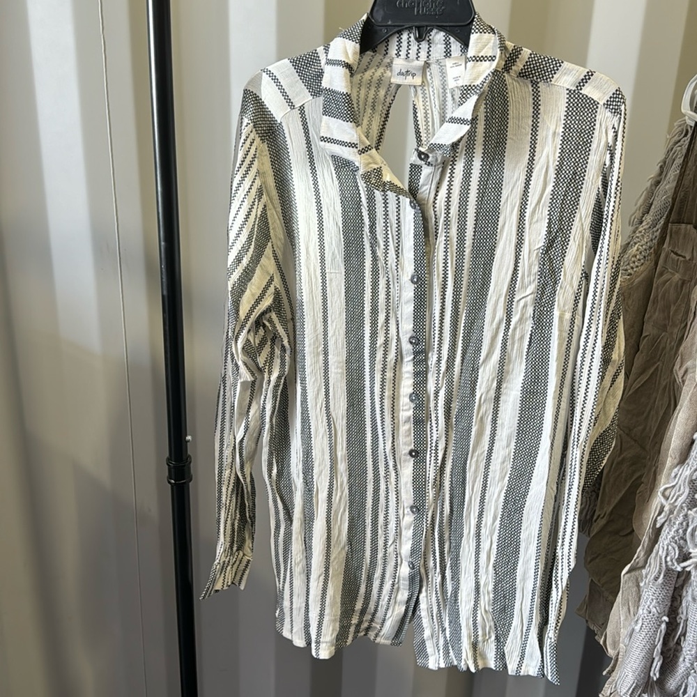 Daytrip button down